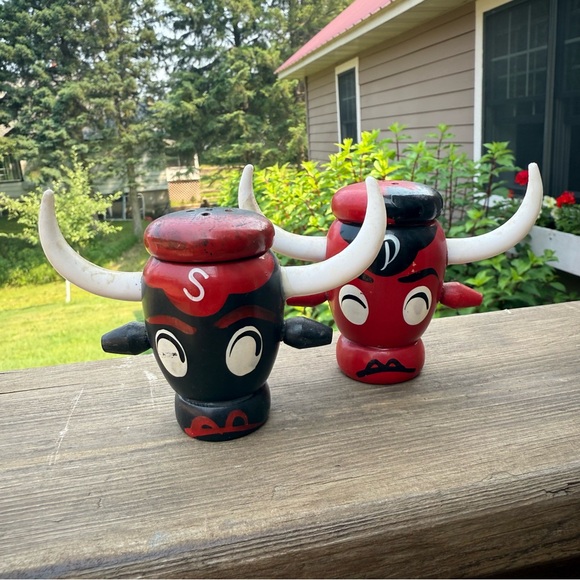 Western Bull Red Salt And Pepper VTG Japan Country Farm Cowboy Ranch Cowgirl - Picture 1 of 9